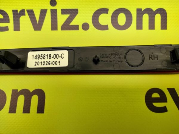 Отражатель (катафот) в нижней накладке заднего бампера справа Tesla Model Y (NEW)
