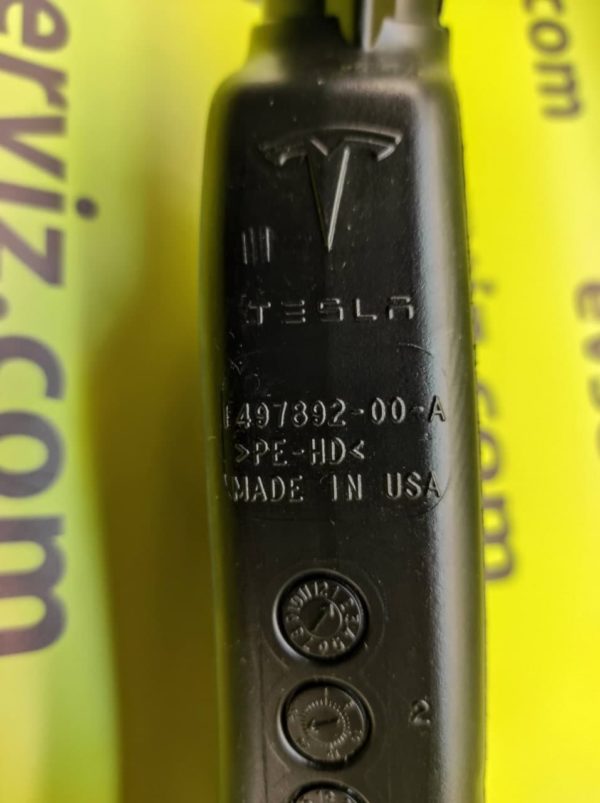 Заливная горловина бака омывающей жидкости Tesla Model Y (NEW)