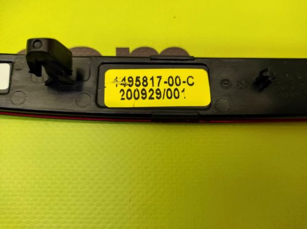 Отражатель (катафот) в нижней накладке заднего бампера слева Tesla Model Y (NEW)