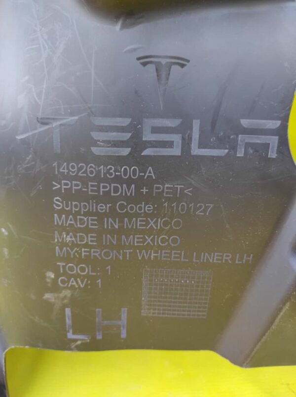 Подкрылок передний левый Tesla model Y